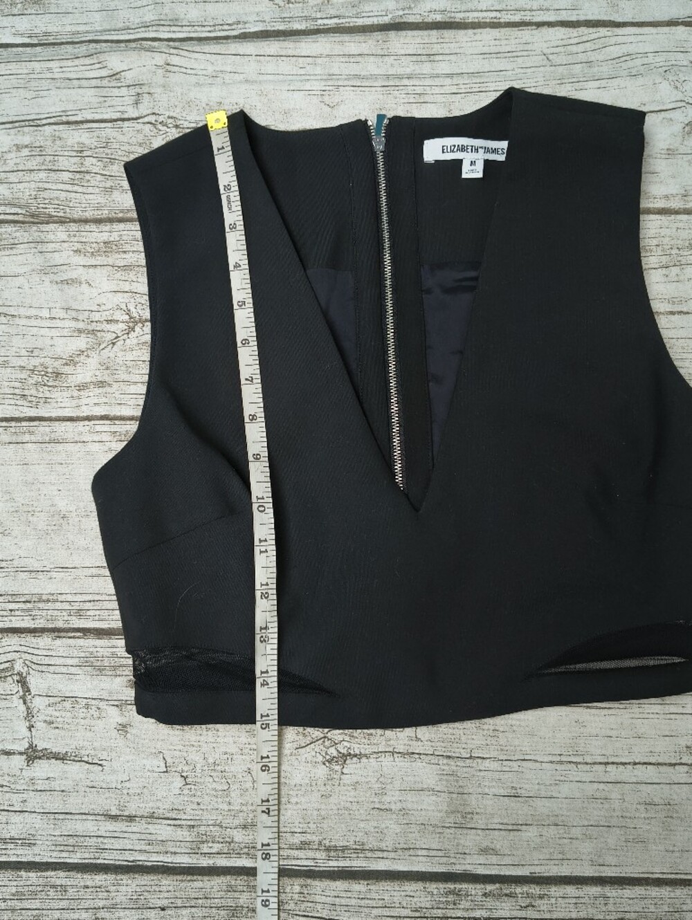 ELIZABETH AND JAMES Black Crop Top - Size Medium - Picture 6 of 8
